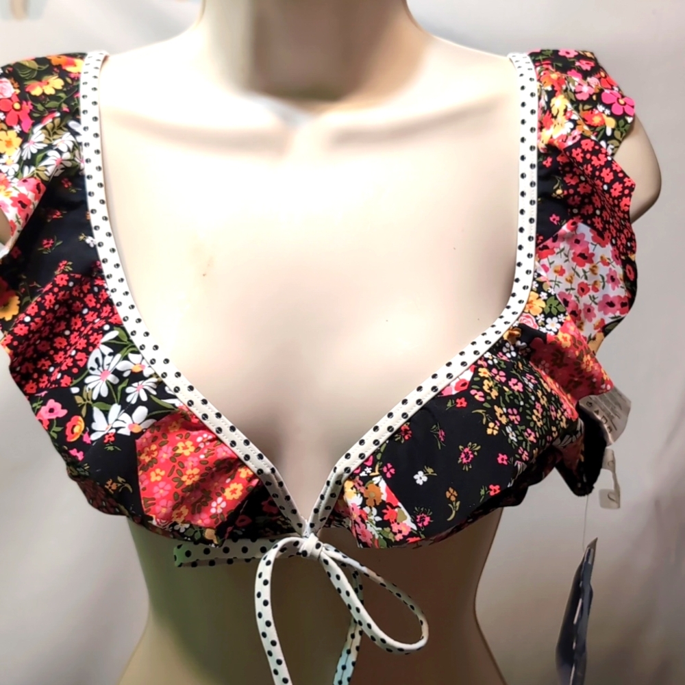NWT SkinnyDip Kirara black floral bikini top adjustable straps size small